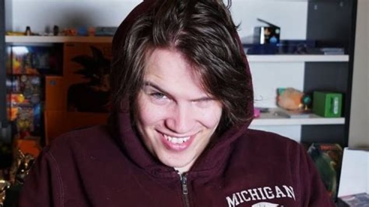 Maxmoefoe Profile, Age, Height, Girlfriend Where is He Now? &raquo; Celebion