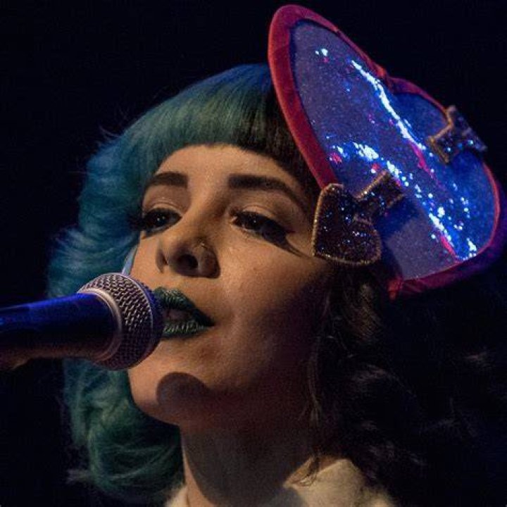 Melanie Martinez Bio, Net Worth, Age, Facts, Dating, Boyfriend, Real