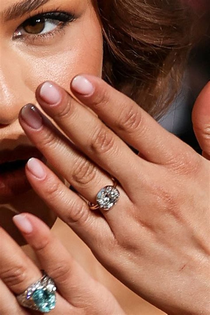 Miley&rsquo;s wearing her engagement ring from Liam Hemsworth again