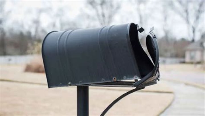 My Neighbor Hit My Mailbox (Here&rsquo;s What You Should Do)