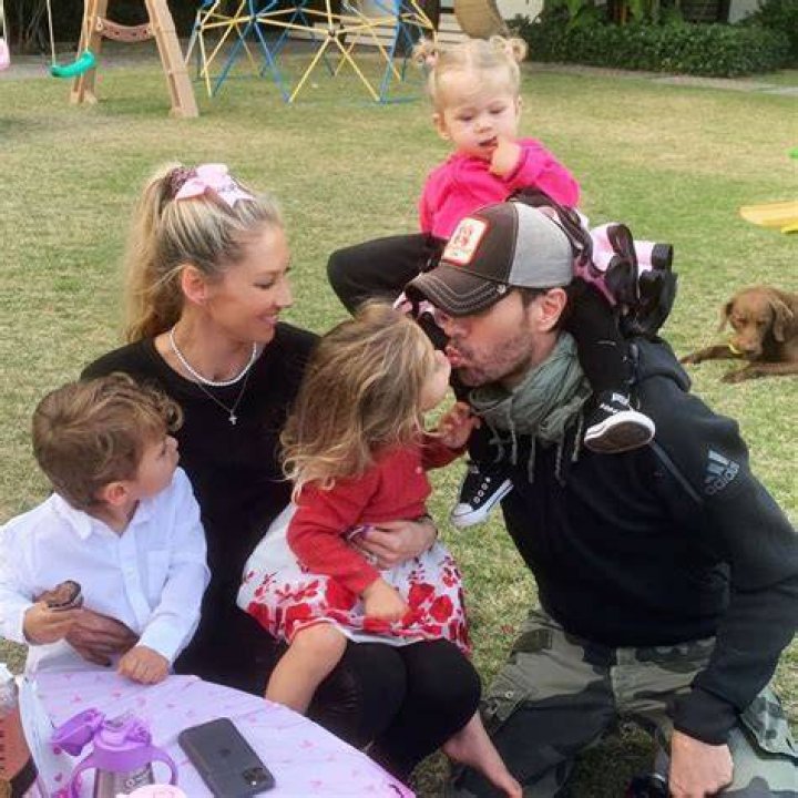 New parents Anna Kournikova and Enrique Iglesias &lsquo;spent &pound;450k child