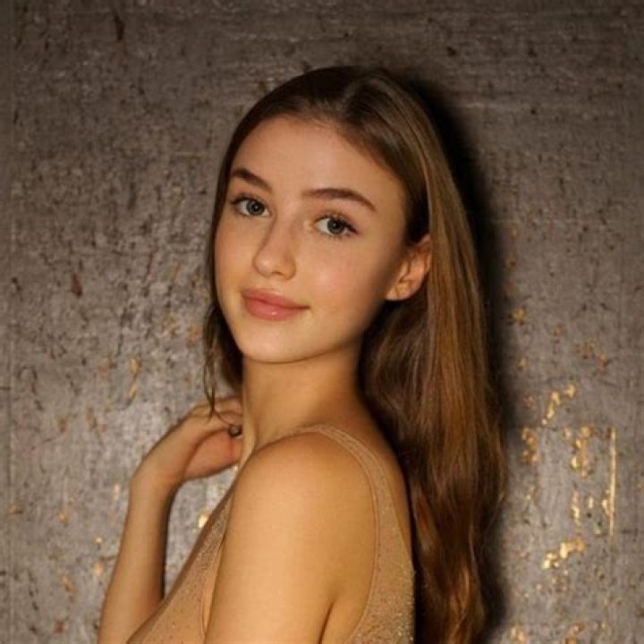 Olivia Casta MODELS GALLERY