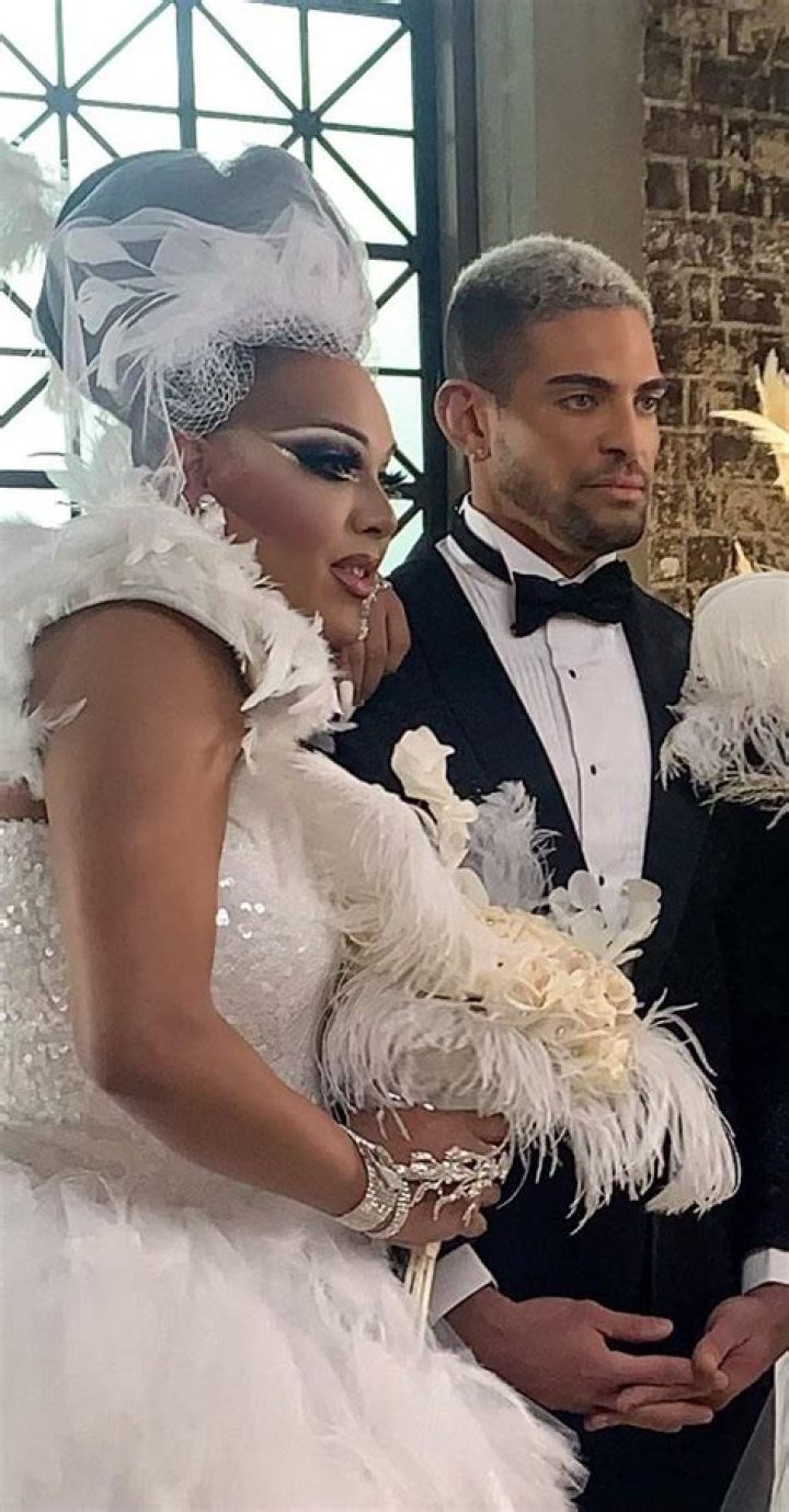 Opfer Offizier Unbedeutend rupaul wedding ring Prellung Ballett