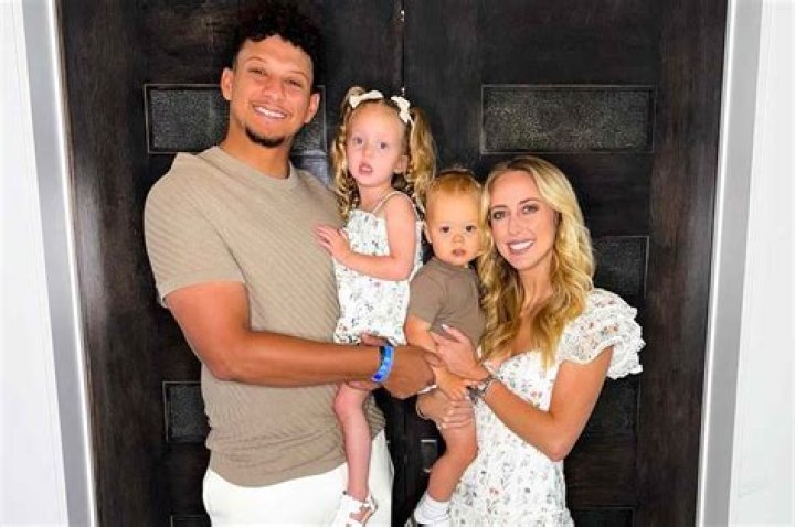 Patrick Mahomes Family 2023, Age, Parents, Wife, Net Worth