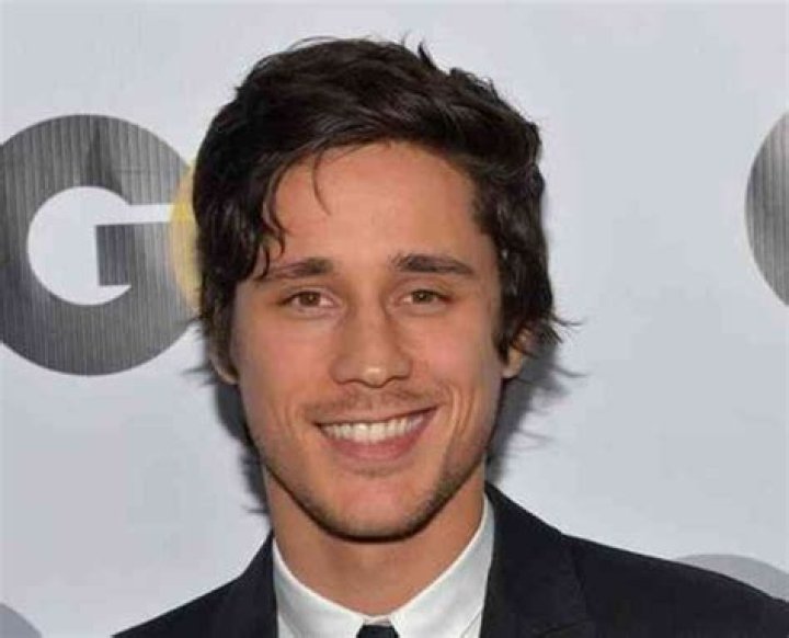 Peter Gadiot Net Worth, Affair, Height, Age, Career, and More