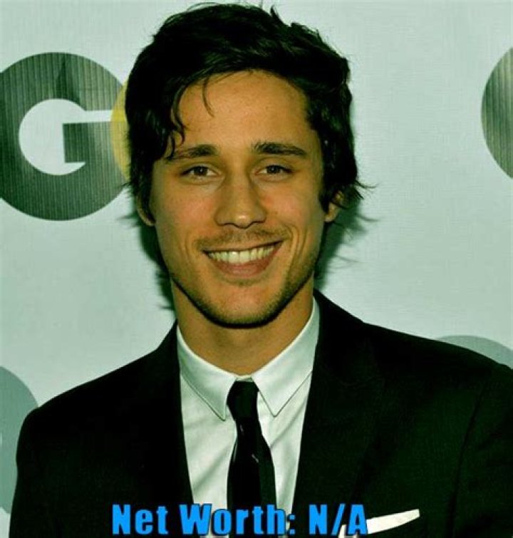 Peter Gadiot Net Worth Celebrity Sizes
