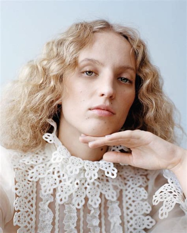 Petra Collins (petrafcollins) &bull; Instagram photos and videos 