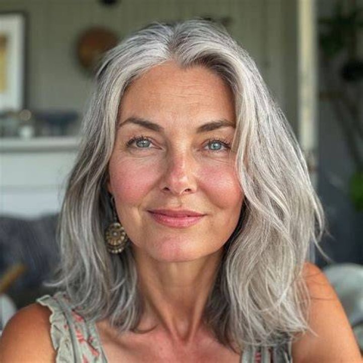Pin on Medium hair styles