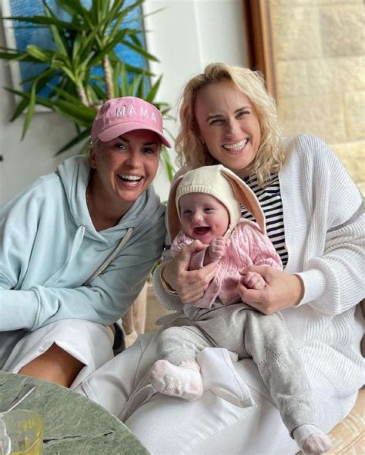 Rebel Wilson Parents Meet his mother Sue Bownds