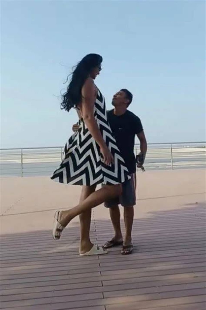 Remember Elisany Da Cruz Silva, The Tallest Girl In The World? She Is