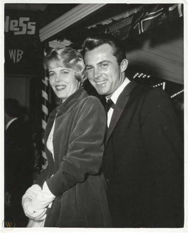 Robert Conrad Net worth, House, Car, Salary, Single & Family 2018 Muzul