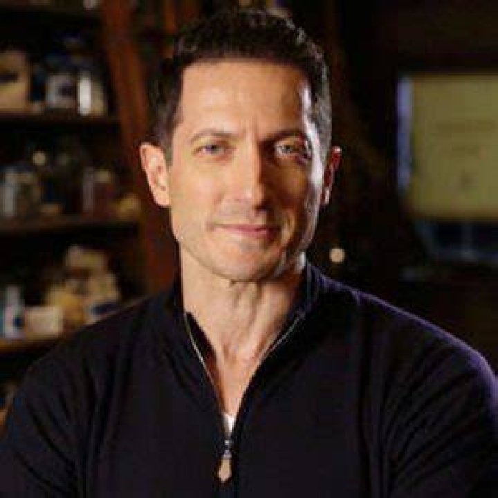 Sasha Roiz Biography, Bio, Grimm, Dating,