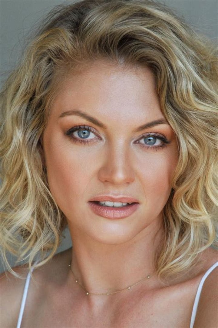 South African Actress Cariba Heine Engaged with her Long time Boyfriend