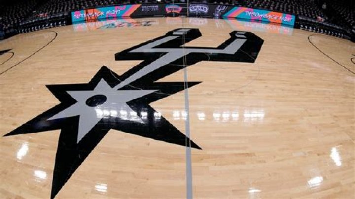 Spurs' Derrick White gets engaged to girlfriend Hannah Schneider WOAI