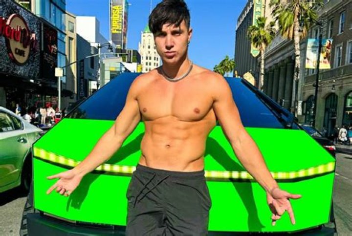 Tayo Ricci Height Age Weight Wiki & Bio
