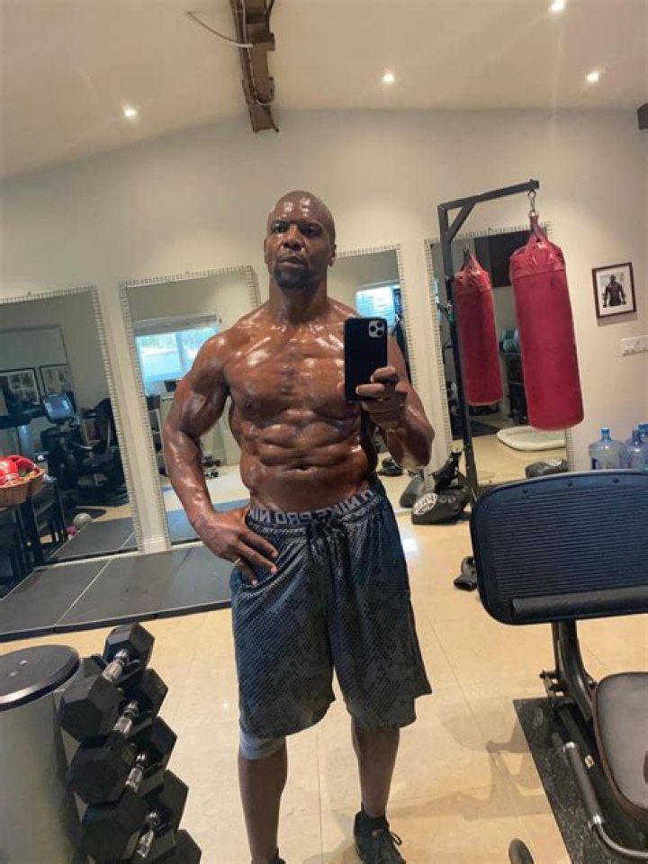 Terry Crews taking a selfie with H r/TheLetterH