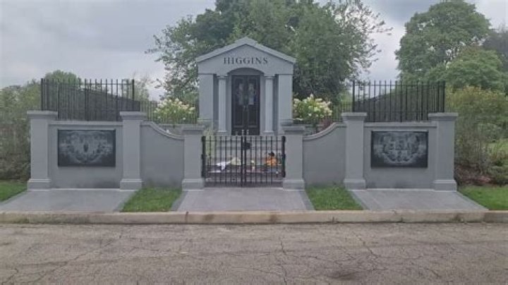 The Grave of Juice WRLD, singer of Lucid Dreams YouTube