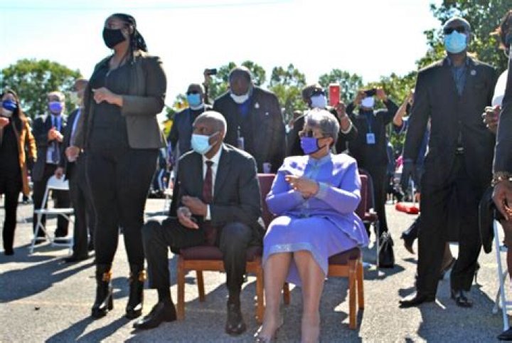 The Rev. Floyd Flake has keys to success in life and ministry Houston