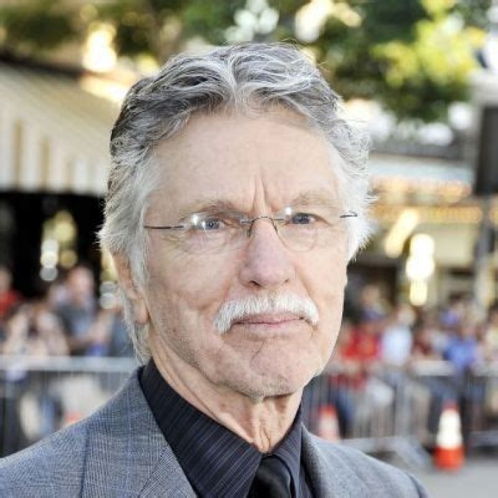 Tom Skerritt Bio, Net Worth, Age, Wife, Career, Family, Height, Wiki