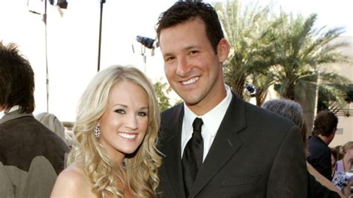 Tony Romo and Carrie Underwood dataed celeb couples of the