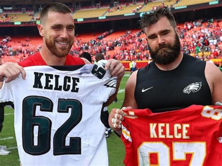 Travis Kelce, brother Jason Kelce host 'New Heights' podcast