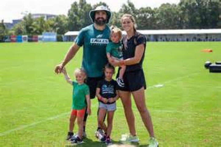 Travis Kelce MosesThabani