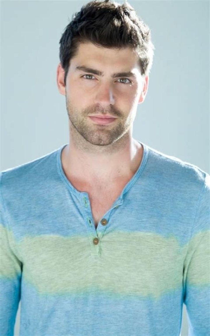 Travis Milne as Chris from the show Rookie Blue. He's ridiculously hot