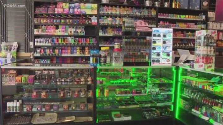 TRIPPY&rsquo;S SMOKE SHOP Open for Business 26 Photos 8209 Shelbyville