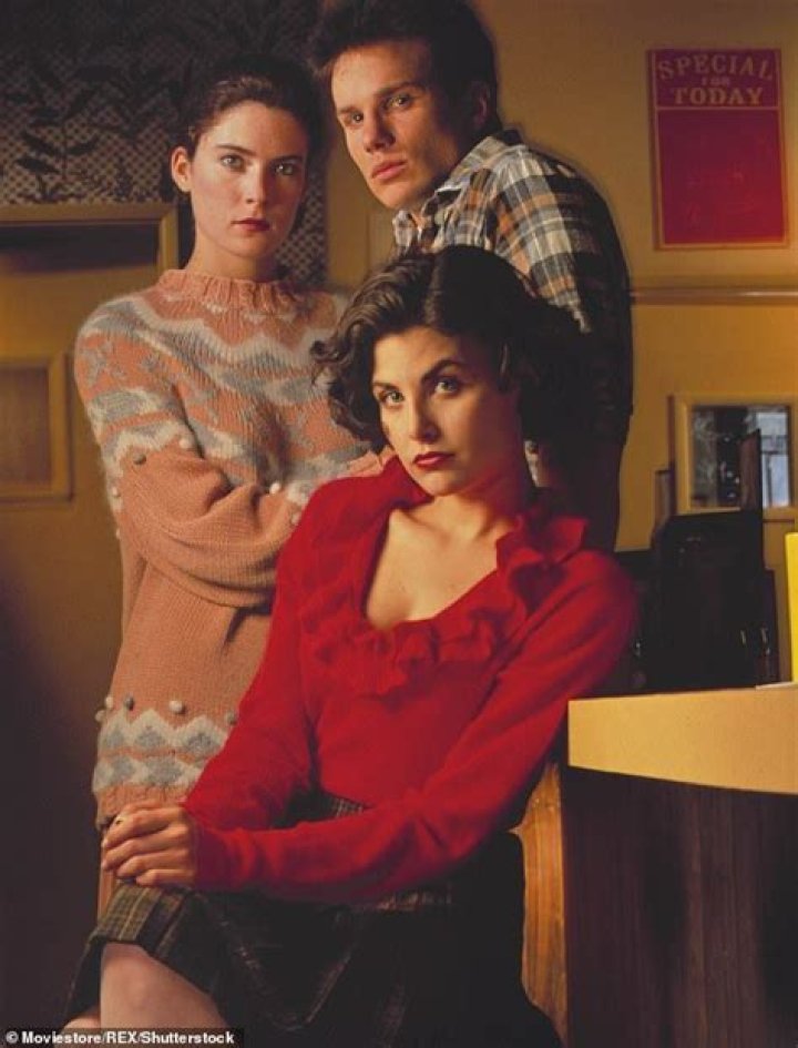 Twin Peaks vet Lara Flynn Boyle sips whisky in her car Daily Mail Online