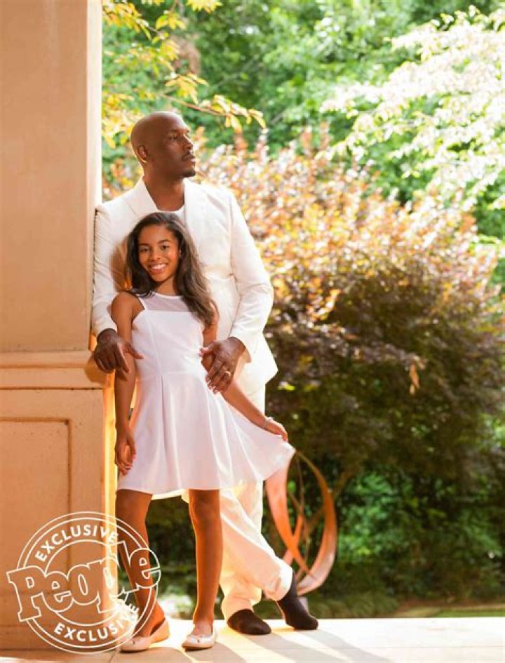 Tyrese and Pregnant Wife Samantha Pose in Maternity Shoot