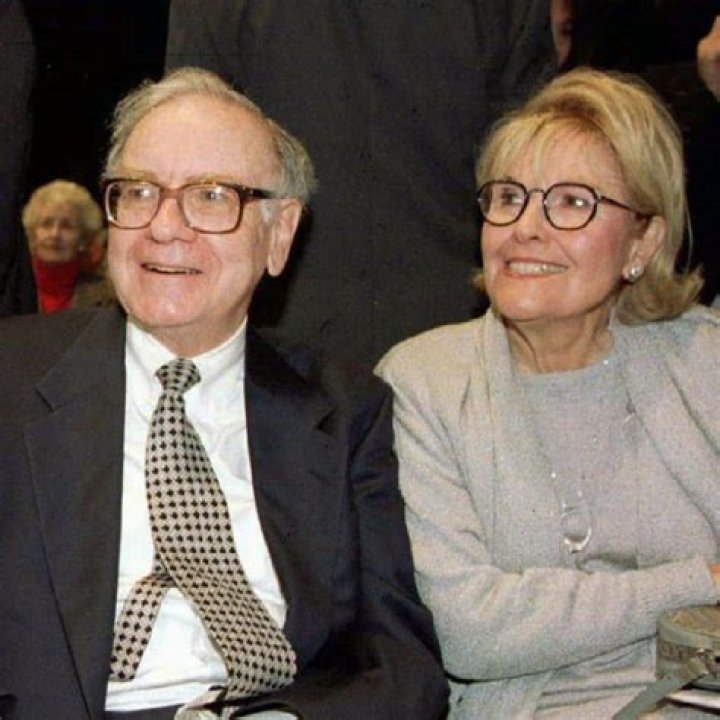 Warren Buffett chi &egrave; Astrid Menks, la moglie WSI