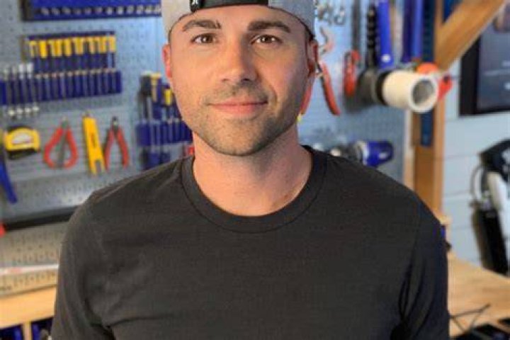 Where Does Mark Rober Live Huliq