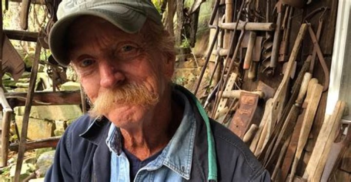 Who is Johnny Jett on "Barnwood Builders"? Wife, Net Worth