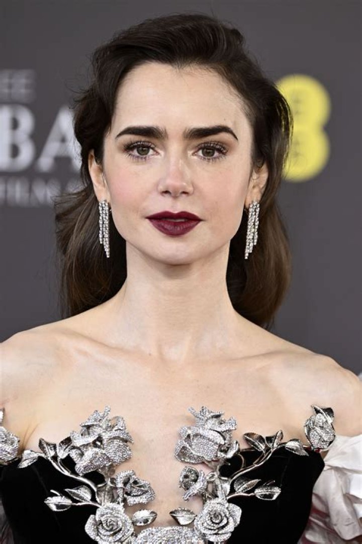 Who is Lily Collins' mom, Jill Tavelman?