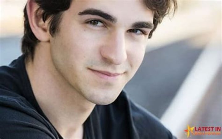 Zachary Gordon Bio, Age, Height, Net Worth, Girlfriend and Family Life